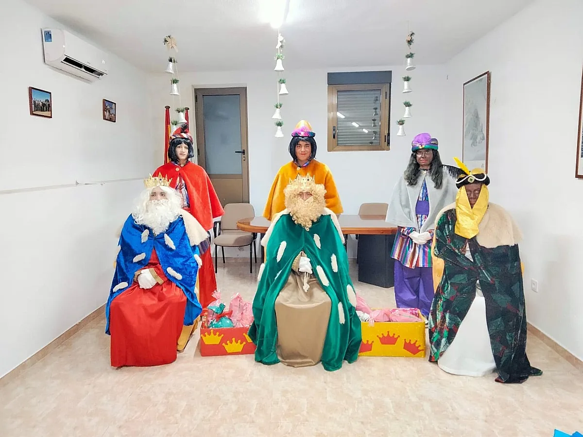 Foto 2 - Los m&aacute;s peque&ntilde;os de El Bod&oacute;n reciben a los Reyes Magos 