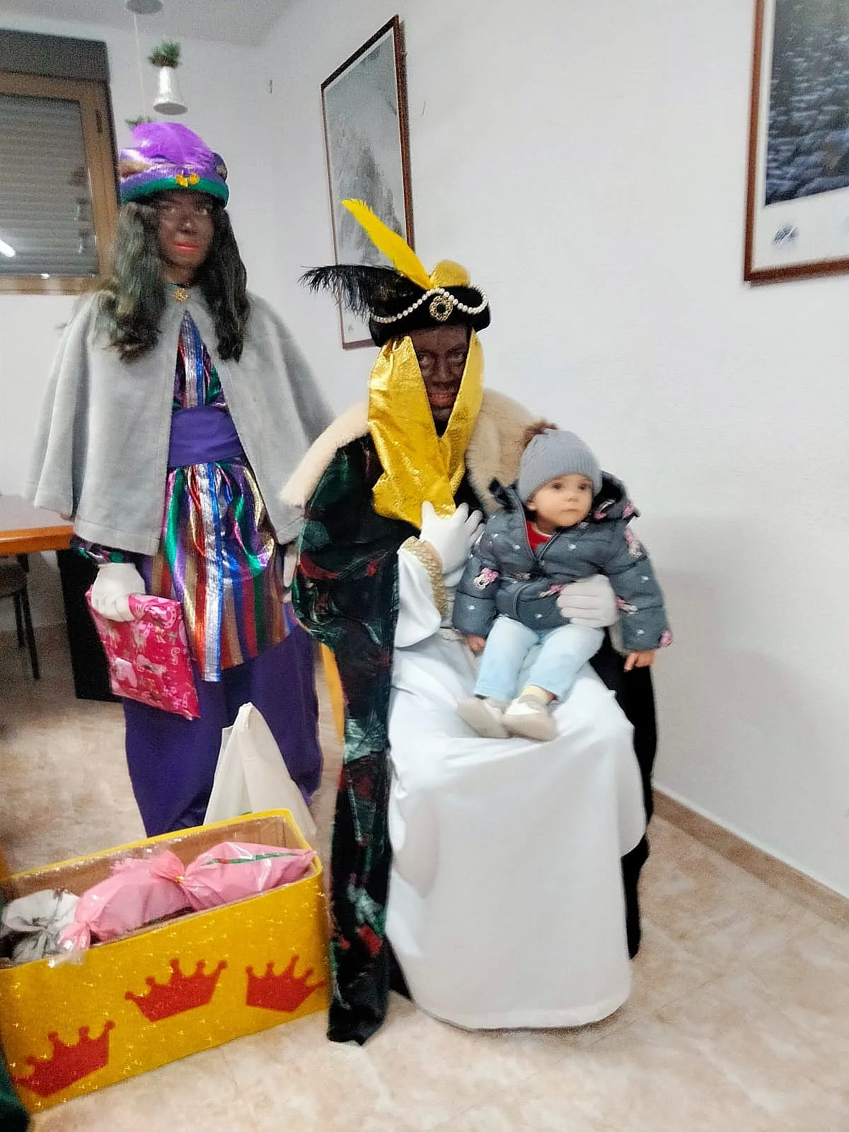 Foto 10 - Los m&aacute;s peque&ntilde;os de El Bod&oacute;n reciben a los Reyes Magos 