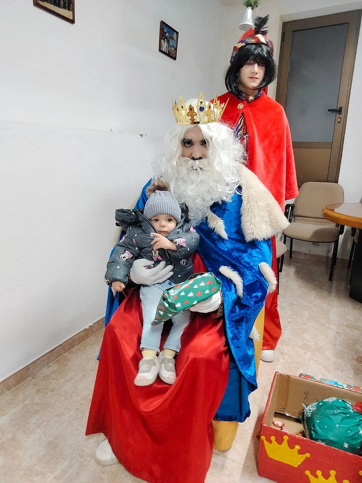 Foto 9 - Los m&aacute;s peque&ntilde;os de El Bod&oacute;n reciben a los Reyes Magos 