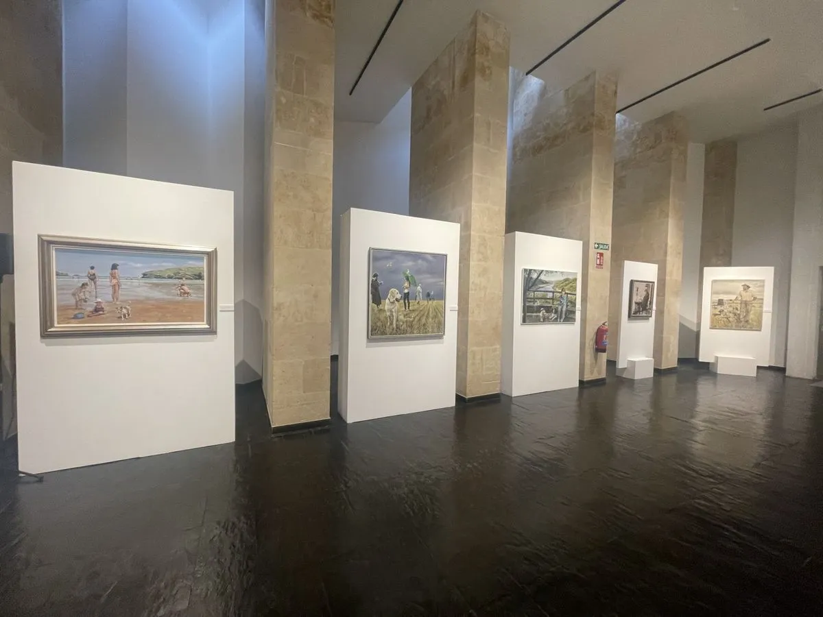 Inauguración de la muestra 'De Madrid a Salamanca. Entre dos aguas, de Antonio Varias, con la que la Diputación inicia el calendario expositivo de 2025 en la Torre de los Anaya