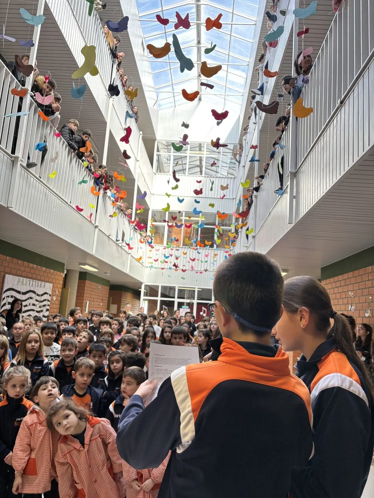 Celebración del Día de la Paz en el colegio Antonio Machado