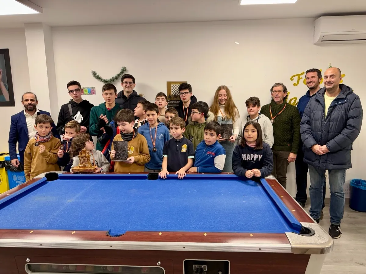 Foto 6 - Natalia Esteban, David Bruno y Diego Cifuentes campeones en el IV Torneo de Ajedrez Reyes de Guijuelo Joven&nbsp;