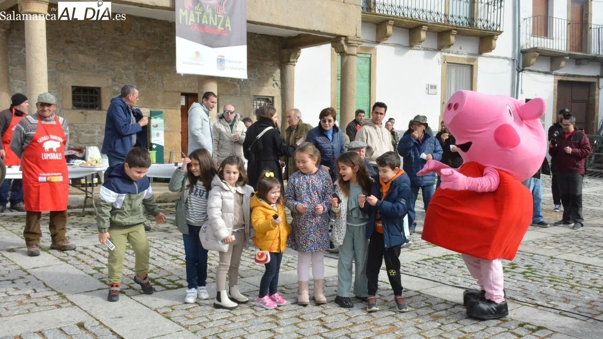 Foto 6 - Lumbrales vive una animada Fiesta de la Matanza Tradicional