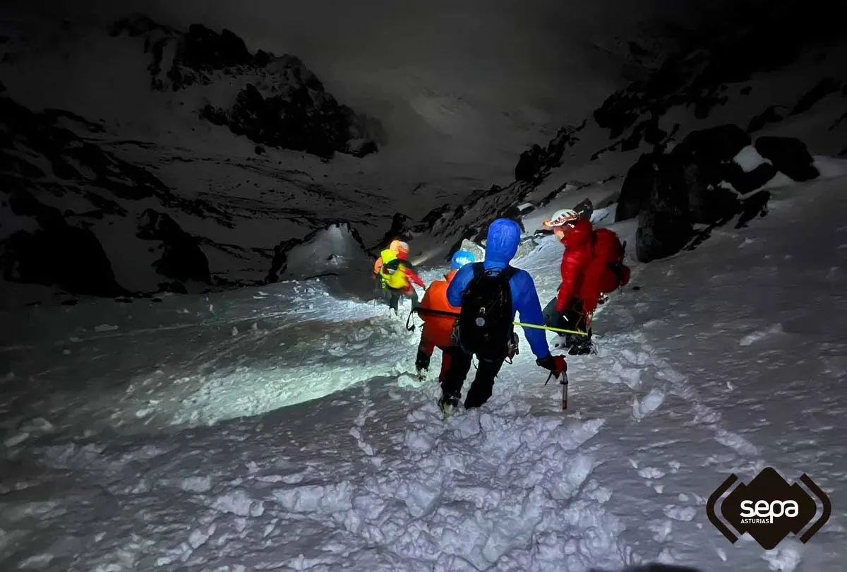 Rescatados dos escaladores en la cara noroeste de Peña Ubiña, en León. Foto SEPA 112 Asturias