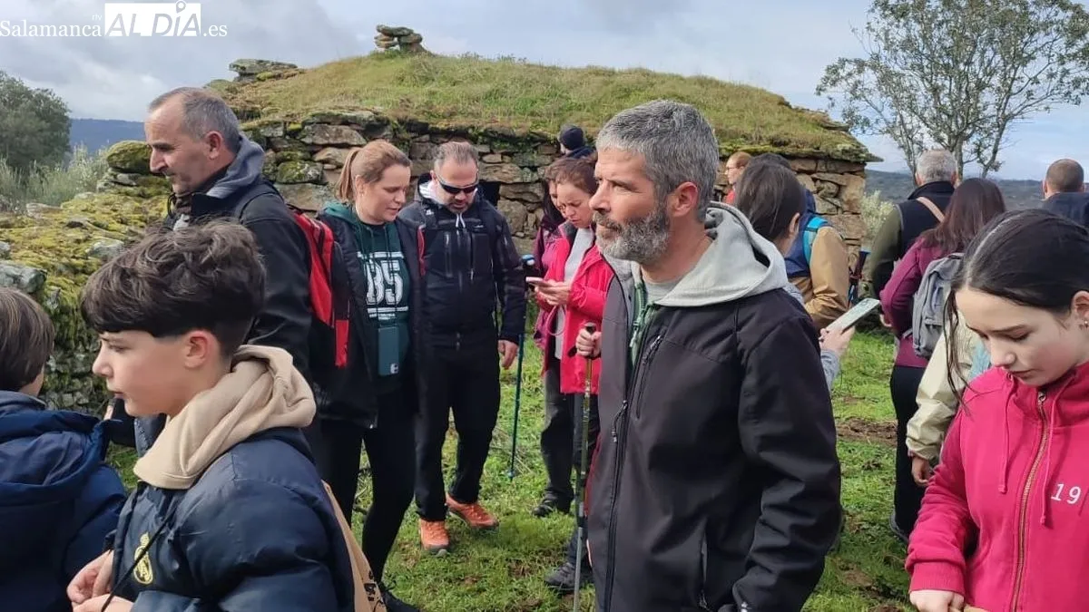 Foto 4 - M&aacute;s de 150 caminantes desaf&iacute;an al mal tiempo participando en la VIII Ruta de Senderismo de Sobradillo