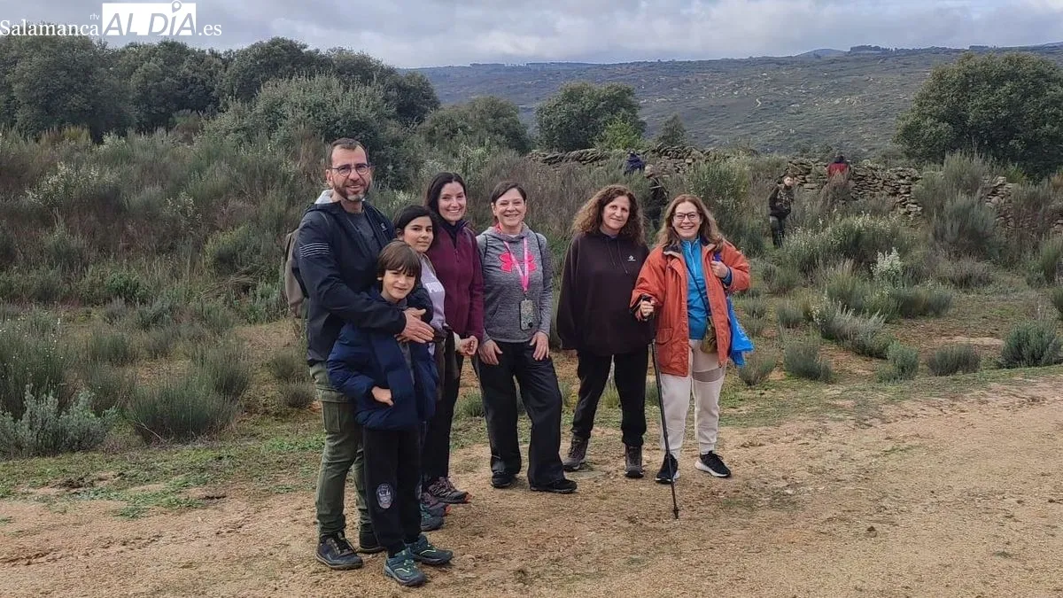 Foto 3 - M&aacute;s de 150 caminantes desaf&iacute;an al mal tiempo participando en la VIII Ruta de Senderismo de Sobradillo