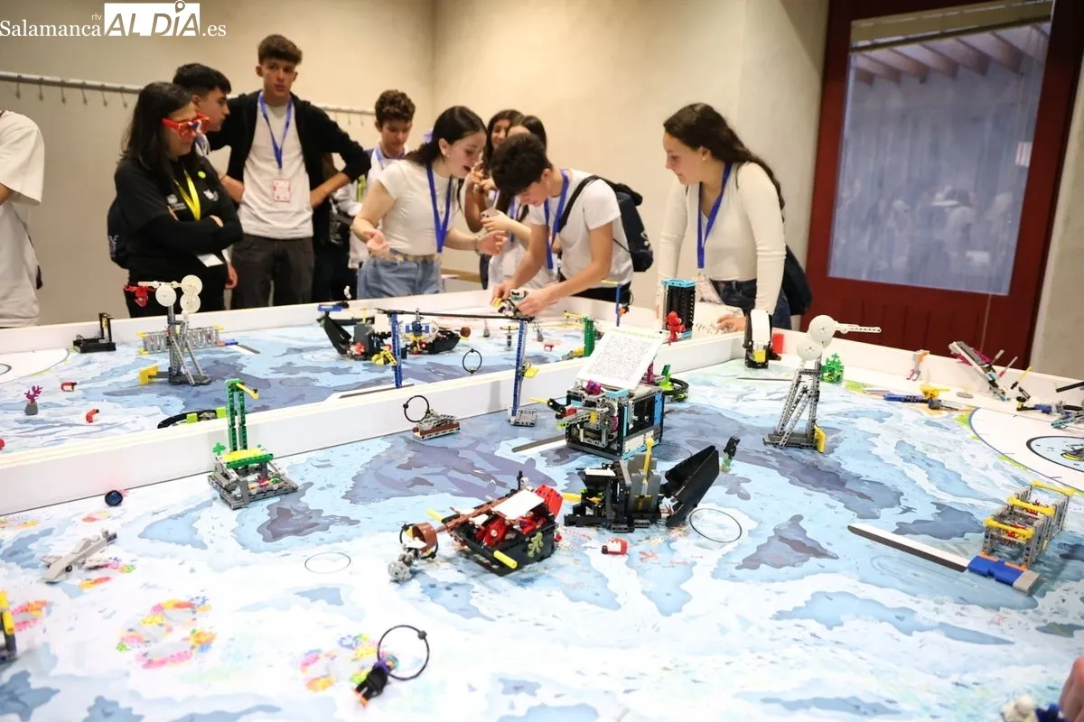 Gran participación de jóvenes en la IX edición del torneo First Lego League Salamanca | FOTOS: David Sañudo 