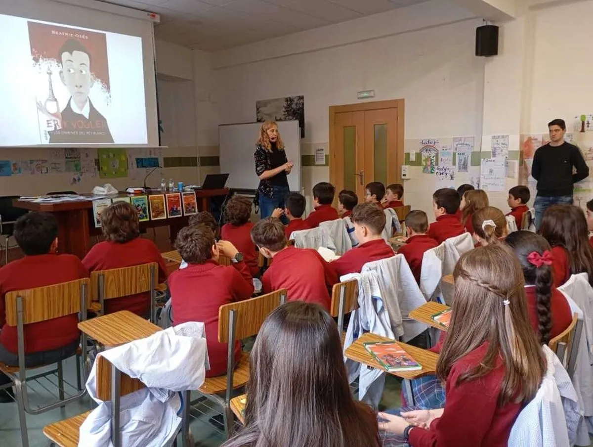 Encuentro de los alumnos del colegio San Juan Bosco con la escritora Beatriz Osés
