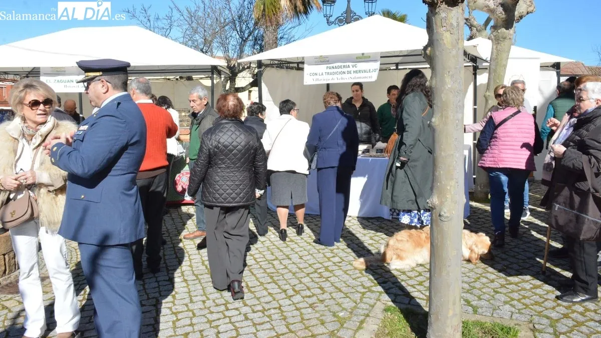 Foto 5 - La pregonera en La Fregeneda: "La floraci&oacute;n del almendro nos recuerda la riqueza de esta tierra"