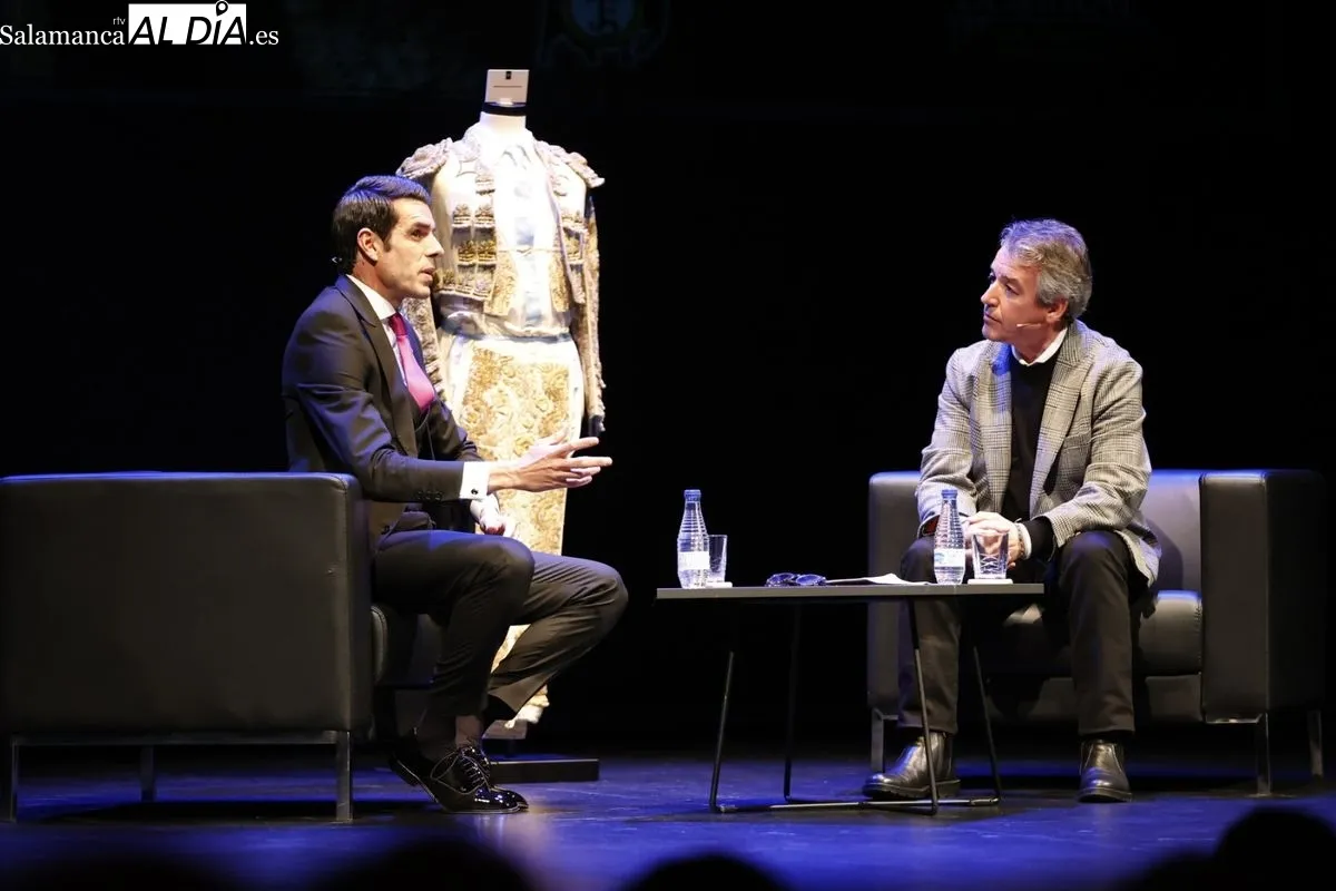 El Teatro Liceo rebosa torería en el homenaje de Juventud Taurina a Emilio de Justo | FOTOS: David Sañudo 