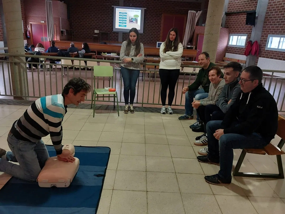Curso de primeros auxilios y manejo de desfibrilador DESA en El Cubo de Don Sancho