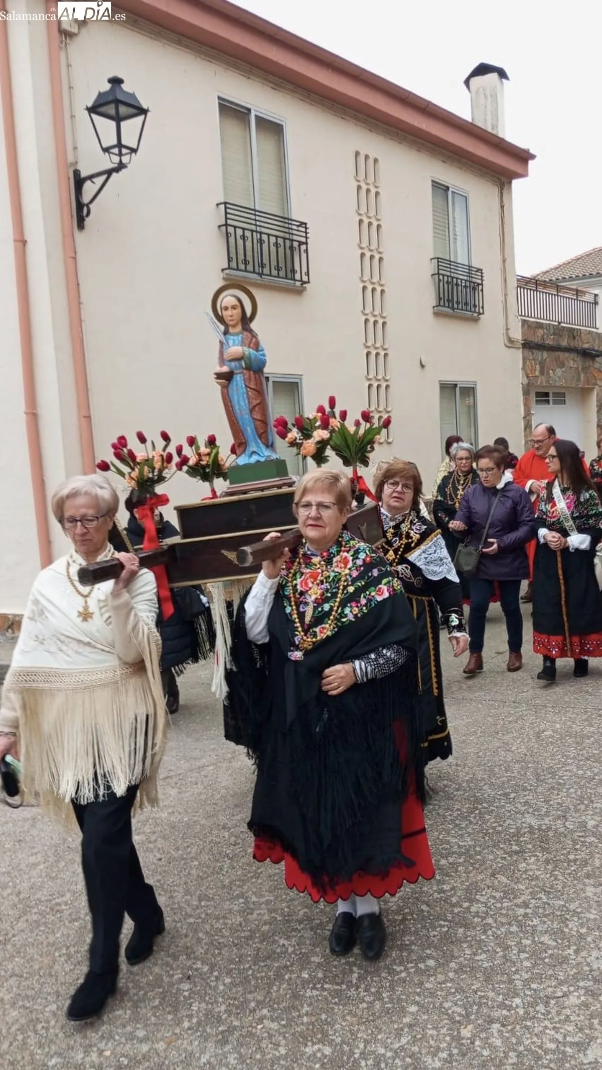 Las mujeres se reunieron para celebrar la fiesta de su patrona