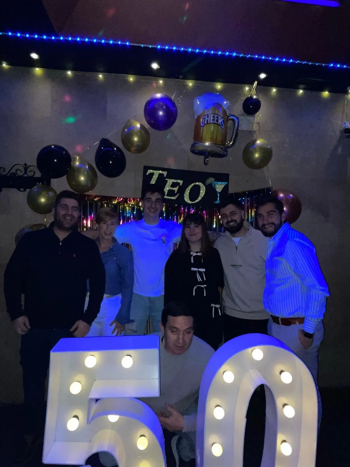 Foto 2 - Teo Marcos sopla las velas de su 50 cumplea&ntilde;os en una sorprendente fiesta