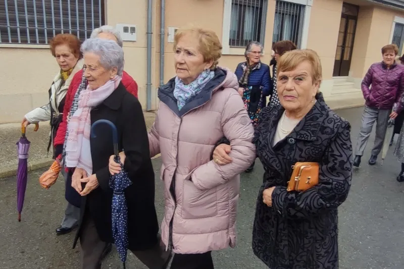 Las Águedas de Babilafuente celebraban su tradicional procesión