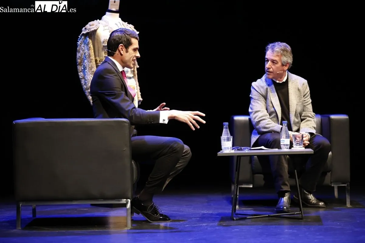 El Teatro Liceo rebosa torería en el homenaje de Juventud Taurina a Emilio de Justo | FOTOS: David Sañudo 