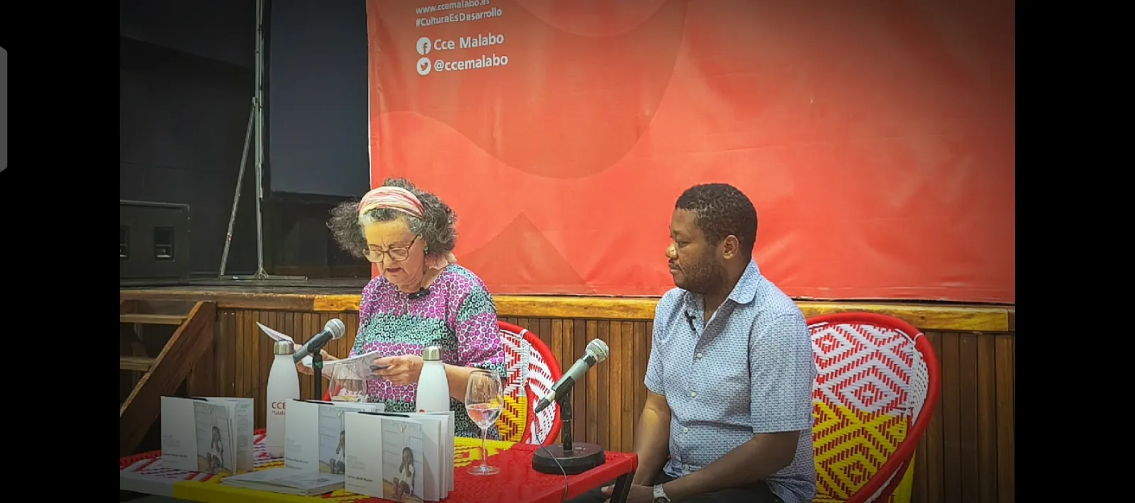Foto 2 - La experiencia de la misionera Sagrario Roll&aacute;n en Guinea Ecuatorial llega a Salamanca 