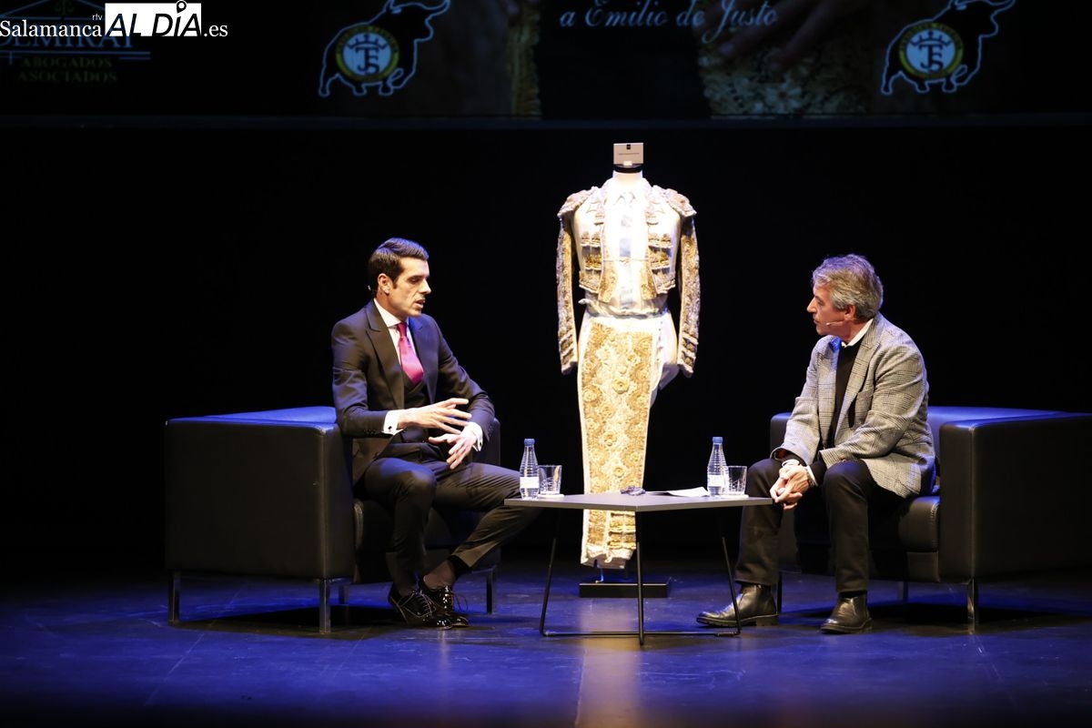 Homenaje de Juventud Taurina a Emilio de Justo en el Teatro Liceo (FOTOS)