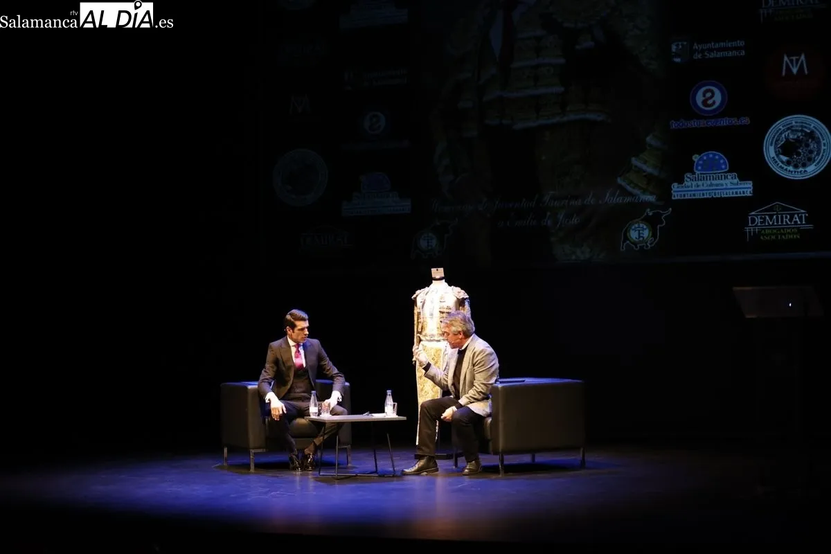 El Teatro Liceo rebosa torería en el homenaje de Juventud Taurina a Emilio de Justo | FOTOS: David Sañudo 