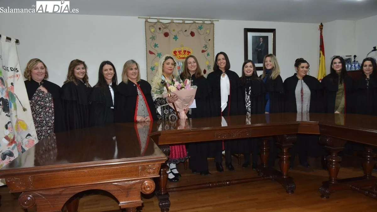 Foto 3 - M&aacute;s de 130 mujeres de Lumbrales celebran Las &Aacute;guedas, convocadas por una joven comisi&oacute;n