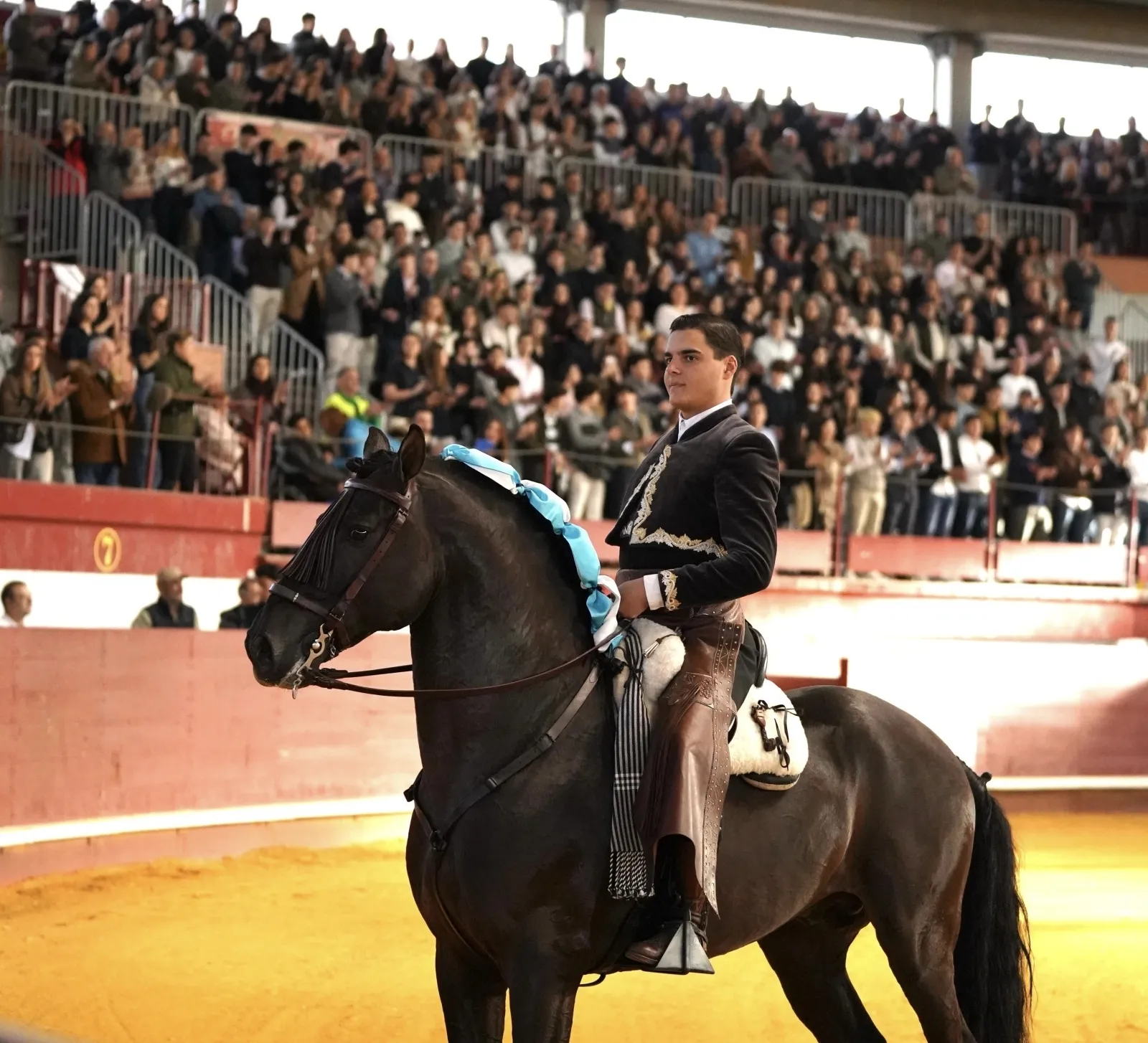 Foto 3 - Sergio P&eacute;rez de Gregorio arranca temporada con gran brillo y su primera oreja en La Flecha