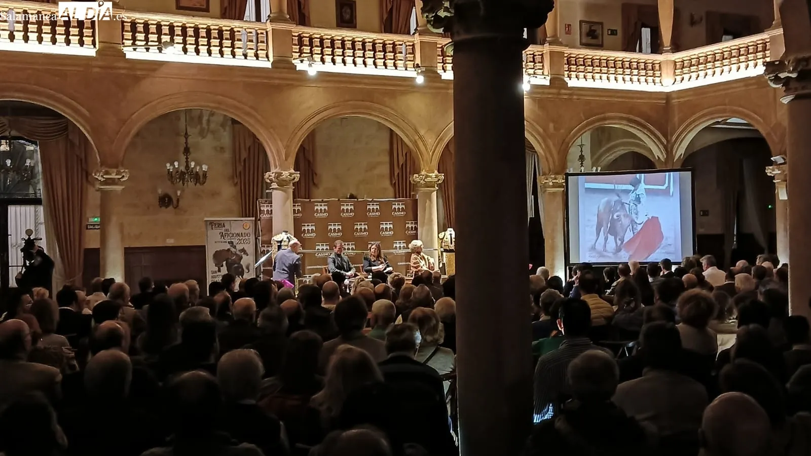 Coloquio entre Castaño y Dolores Aguirre