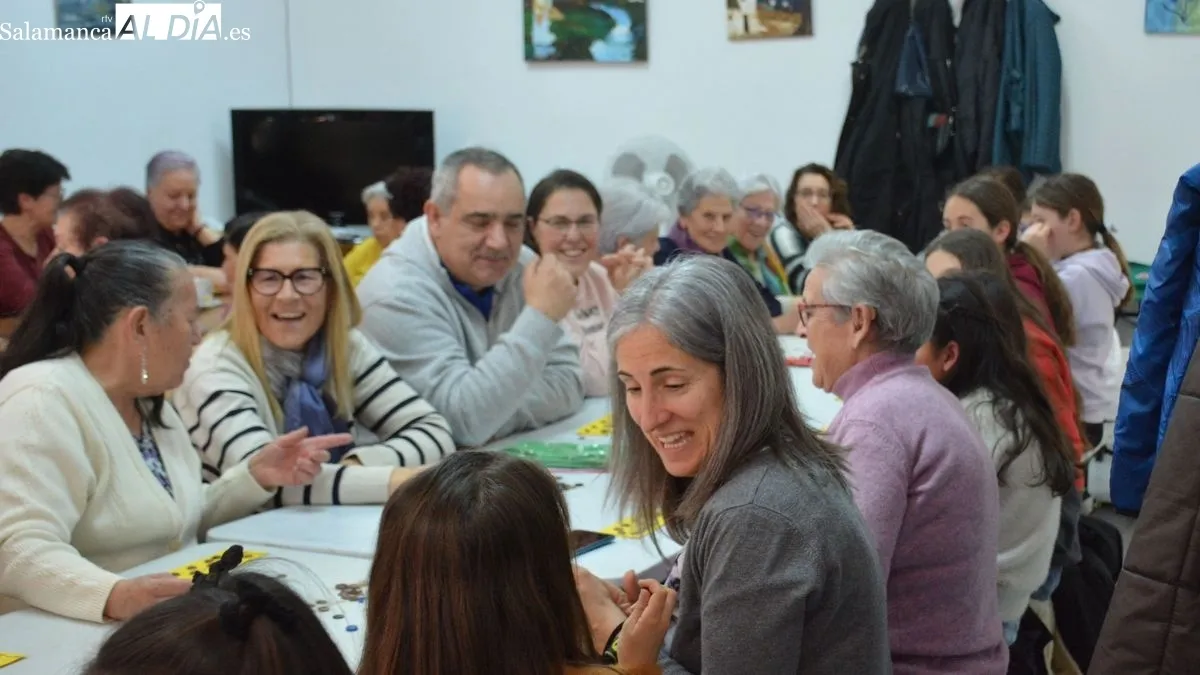 Foto 2 - Animada tarde de convivencia con el 'II Bingo por amor' celebrado en Lumbrales