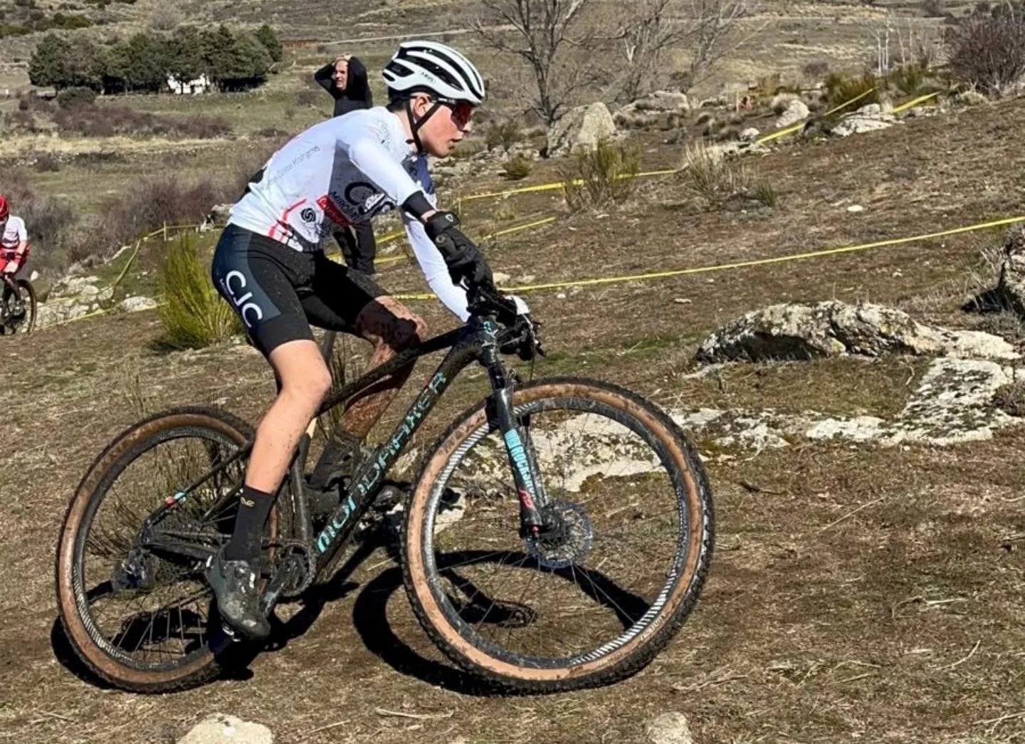 Foto 8 - Diego Marcos Barco se proclama campe&oacute;n de Castilla y Le&oacute;n de BTT