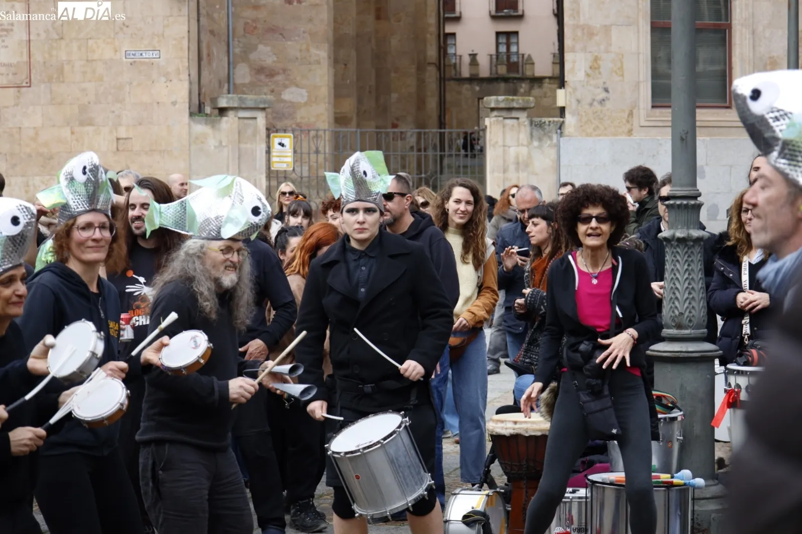 Espectacular exhibición conjunta de batucadas en el centro de Salamanca | FOTOS: David Domínguez 