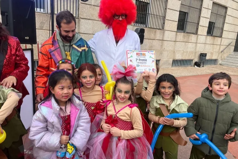 Foto 7 - Multitudinaria y sorprendente fiesta de carnaval en el colegio La Encarnaci&oacute;n