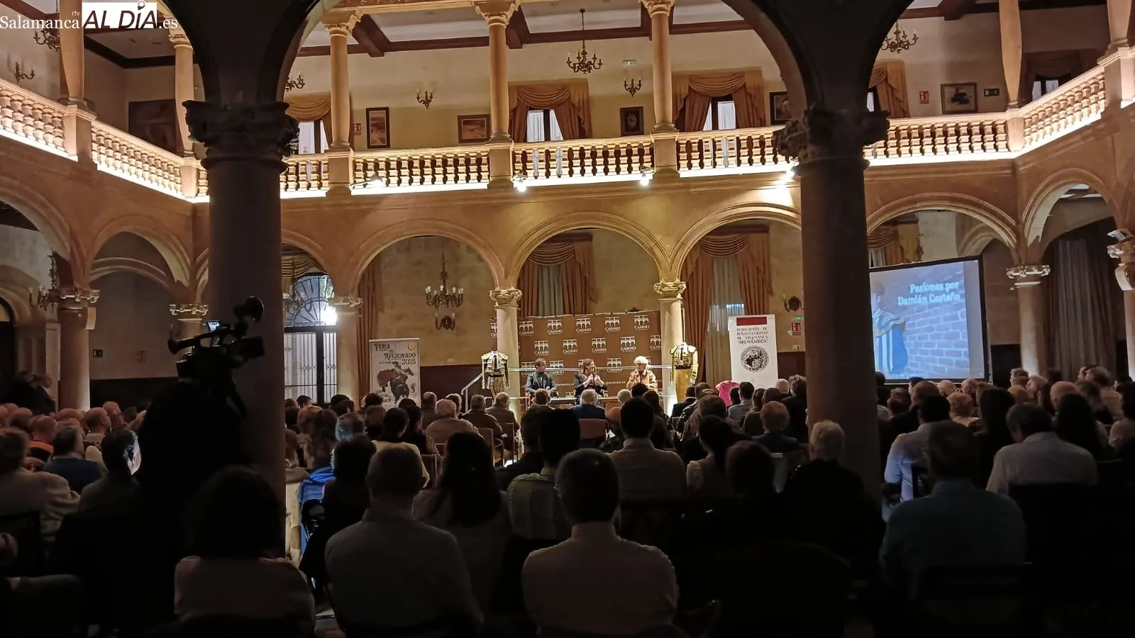 Coloquio entre Castaño y Dolores Aguirre