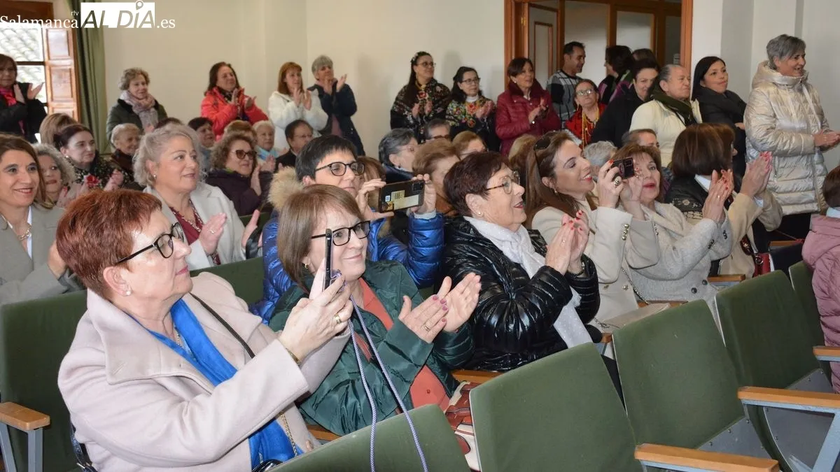 Foto 5 - M&aacute;s de 130 mujeres de Lumbrales celebran Las &Aacute;guedas, convocadas por una joven comisi&oacute;n
