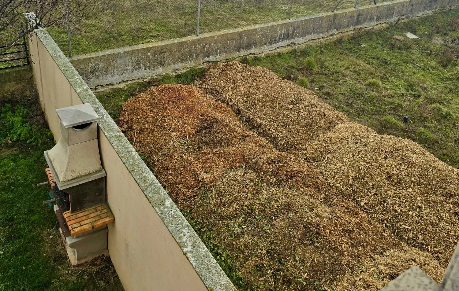 Foto 2 - Pe&ntilde;aranda en Com&uacute;n denuncia la problem&aacute;tica vecinal que genera el uso de la parcela municipal ubicada en a Plaza de las Culturas