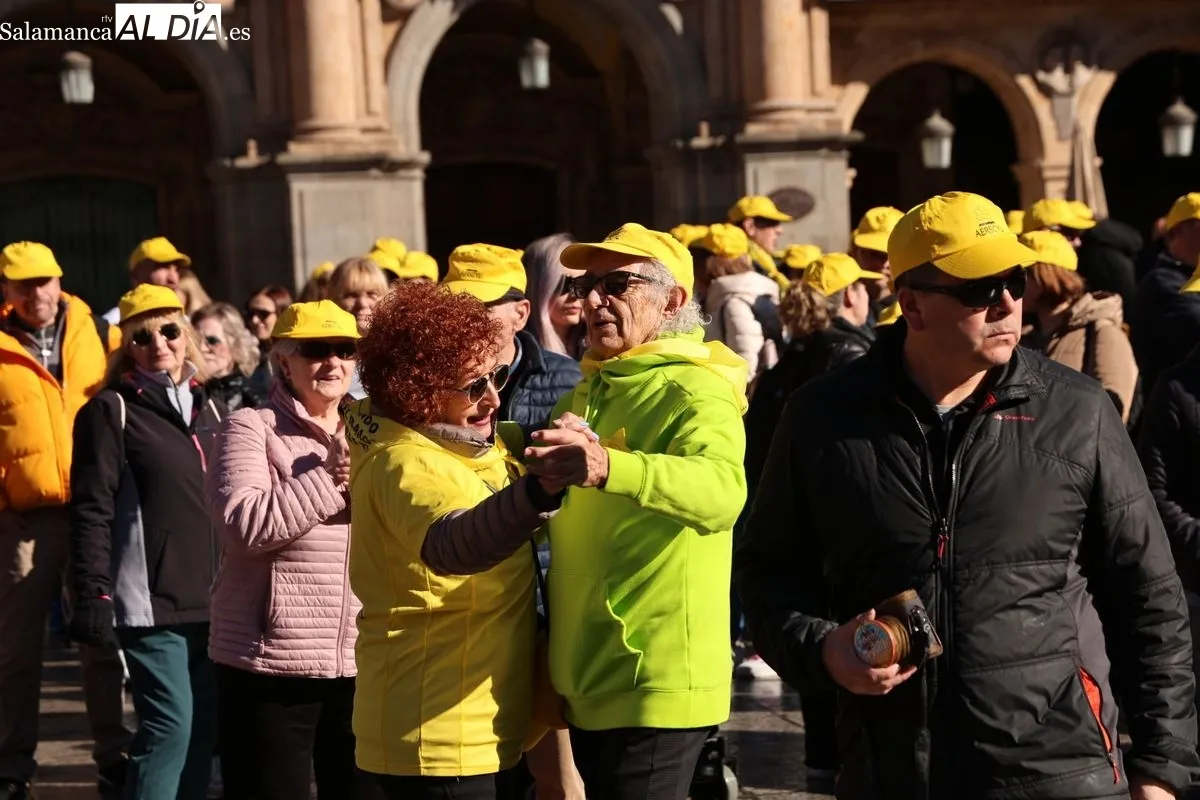 Salamanca se tiñe de amarillo con la marcha solidaria de AERSCYL | FOTOS: David Sañudo 