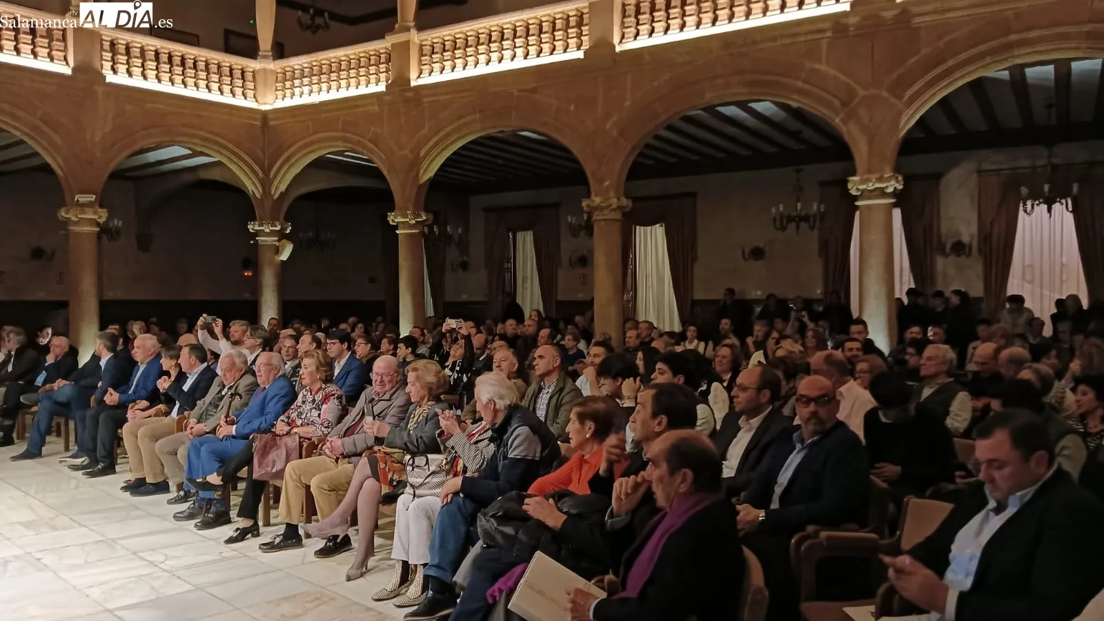 Coloquio entre Castaño y Dolores Aguirre