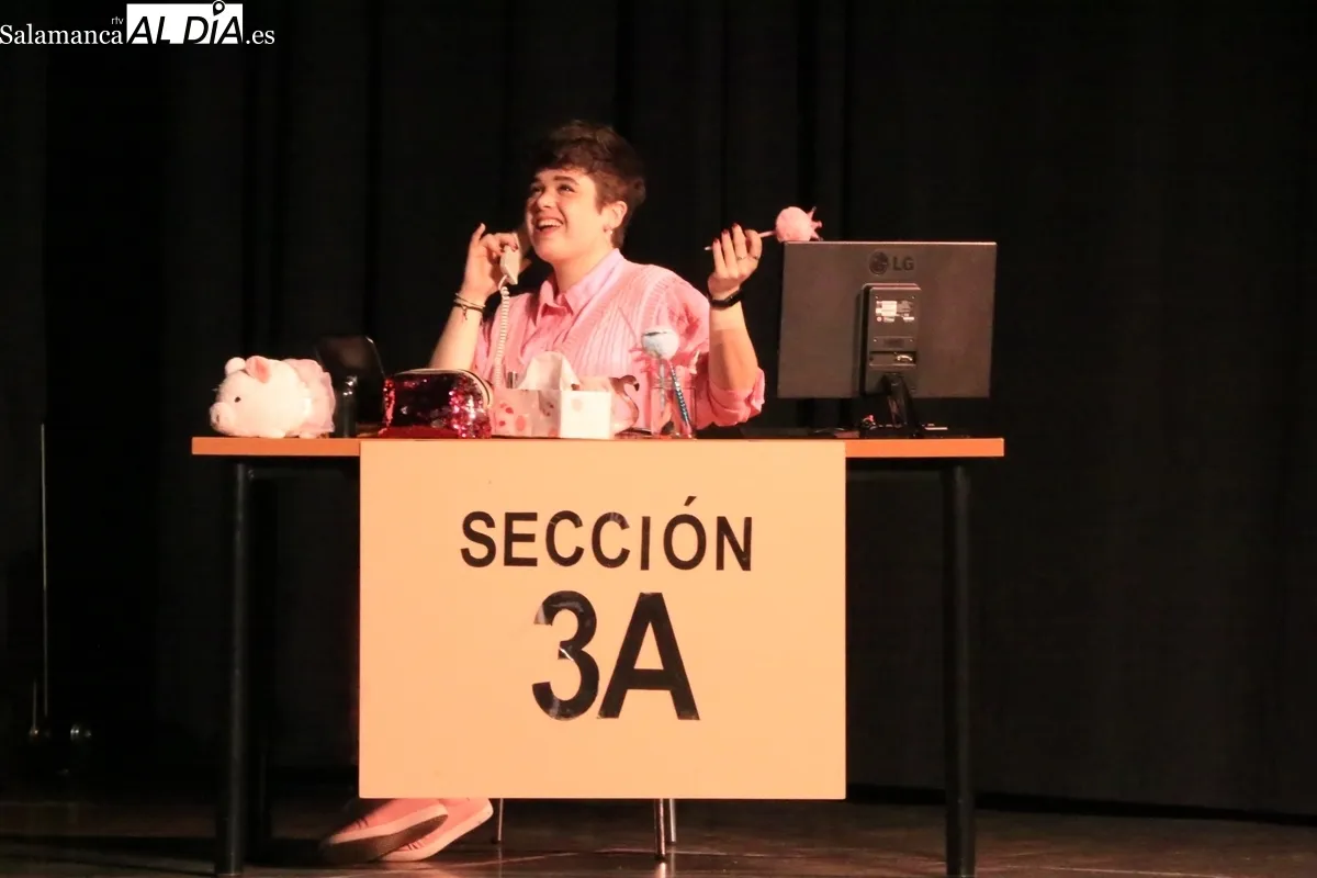 Athenea Teatro con 'Este lío no es de recibo' en Vitigudino / CORRAL