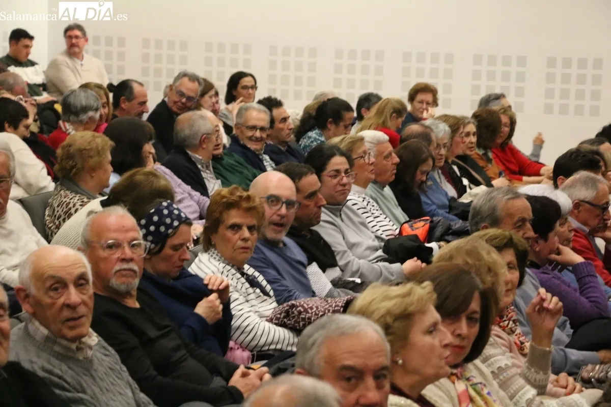 Athenea Teatro con 'Este lío no es de recibo' en Vitigudino / CORRAL