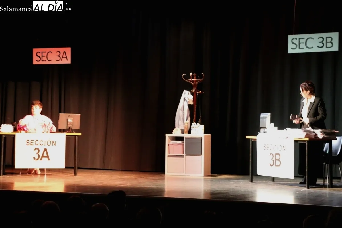 Athenea Teatro con 'Este lío no es de recibo' en Vitigudino / CORRAL