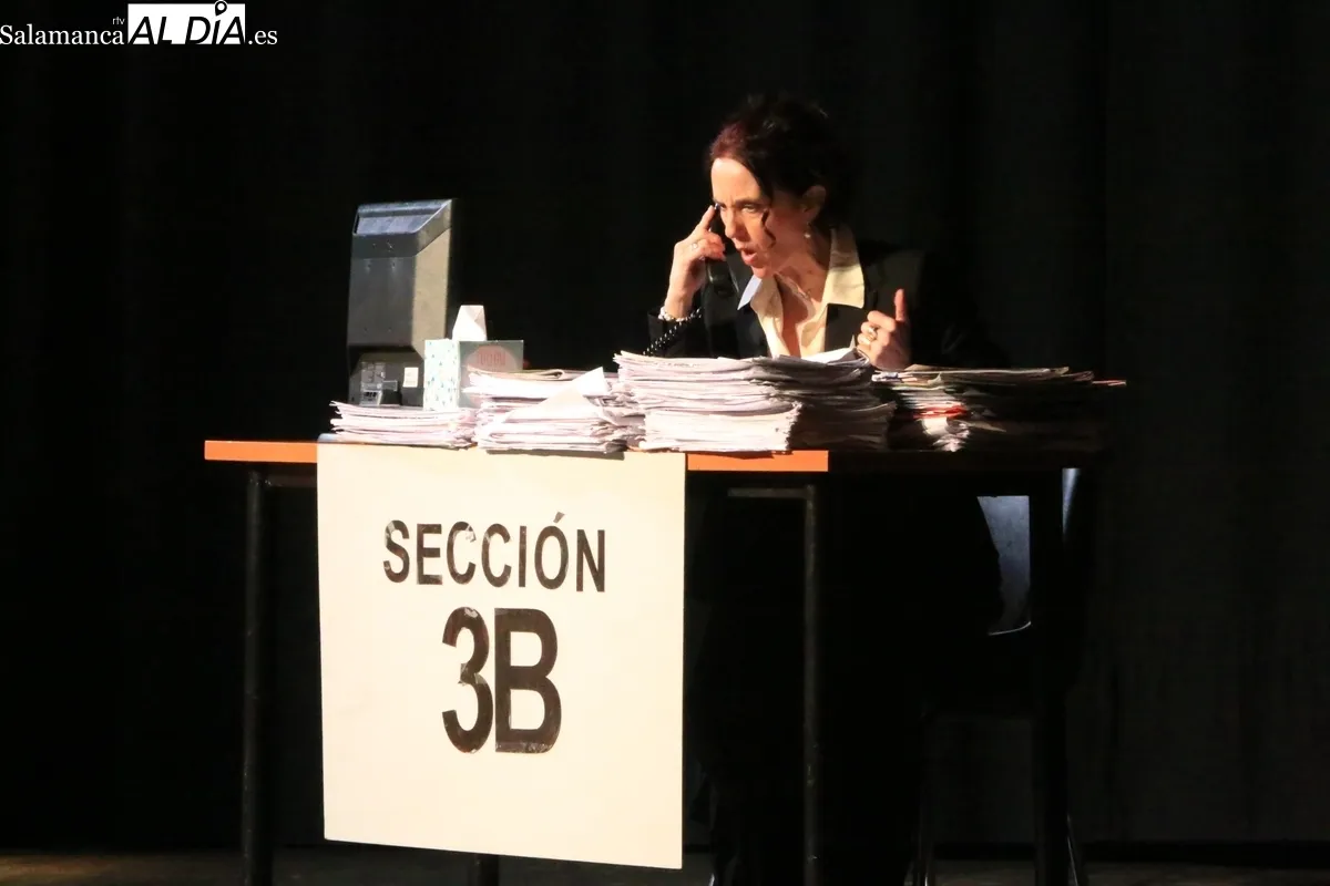 Athenea Teatro con 'Este lío no es de recibo' en Vitigudino / CORRAL