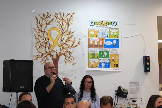 El colegio Calasanz disfruta de una cena solidaria en apoyo del cáncer infantil