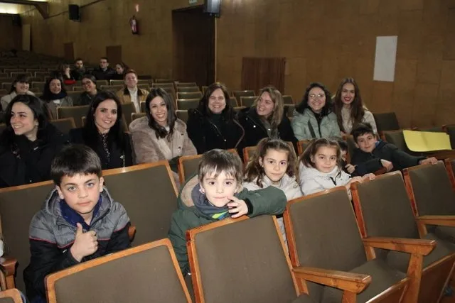 El colegio Calasanz disfruta de una cena solidaria en apoyo del cáncer infantil