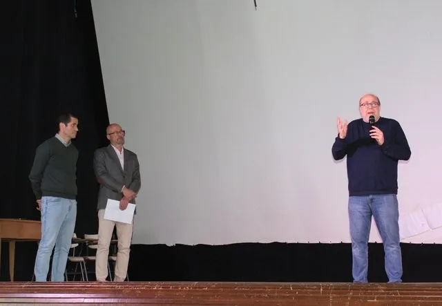 El colegio Calasanz disfruta de una cena solidaria en apoyo del cáncer infantil