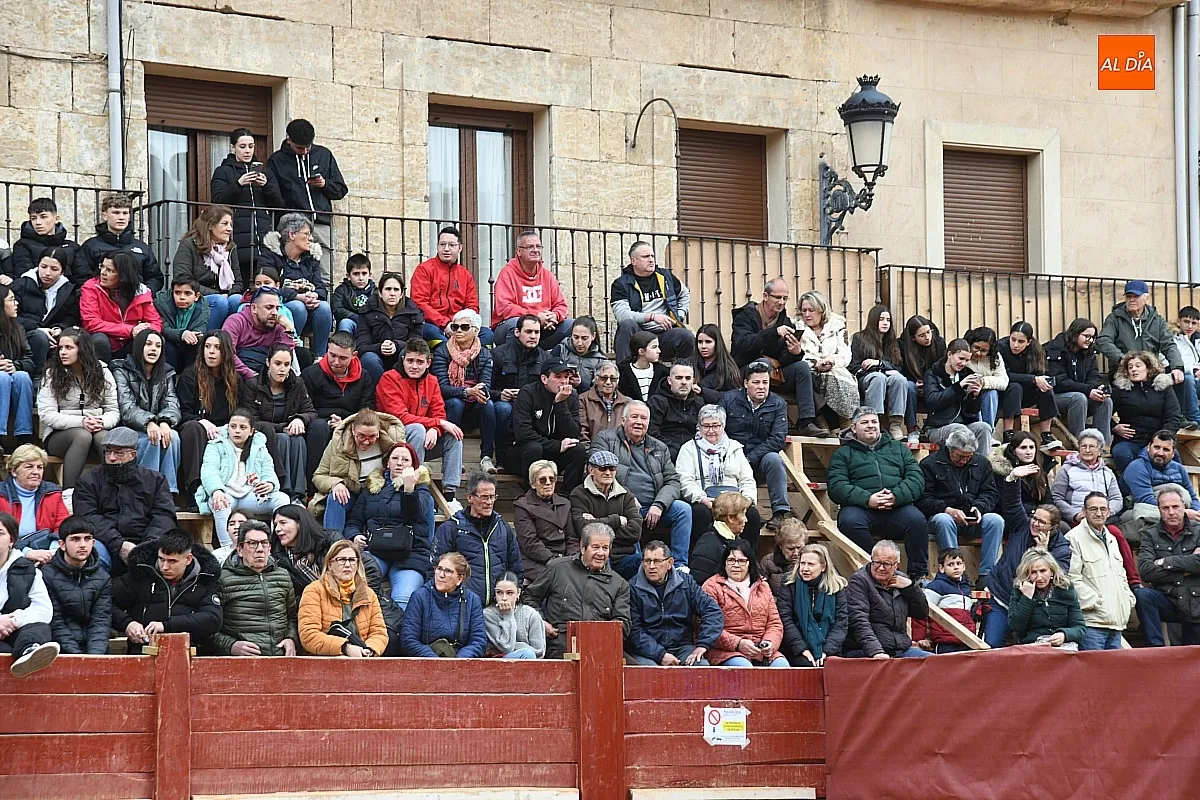 Foto 2 - Los Aficionados Pr&aacute;cticos cumplen su gran sue&ntilde;o en medio de una enorme expectaci&oacute;n