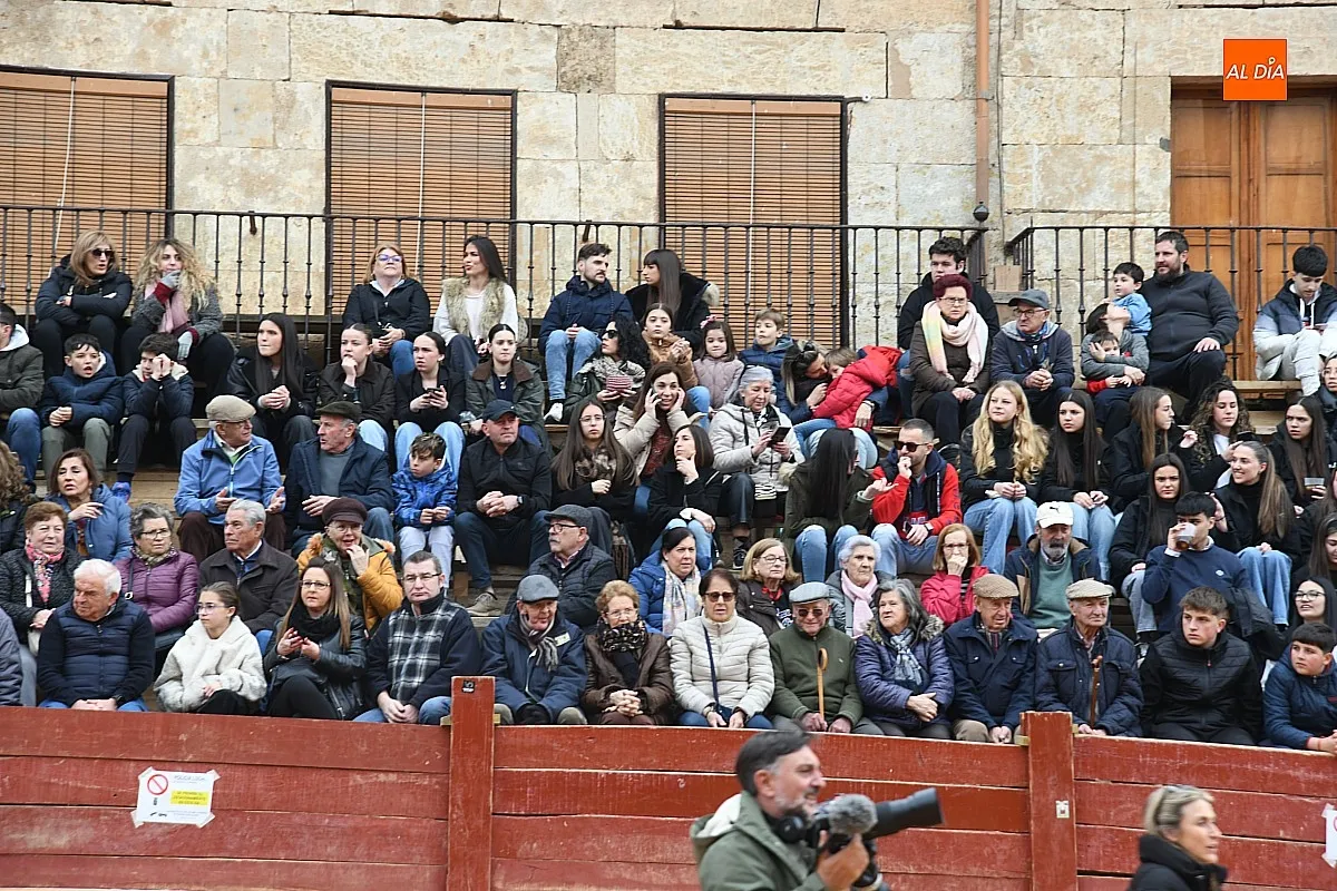 Foto 3 - Los Aficionados Pr&aacute;cticos cumplen su gran sue&ntilde;o en medio de una enorme expectaci&oacute;n