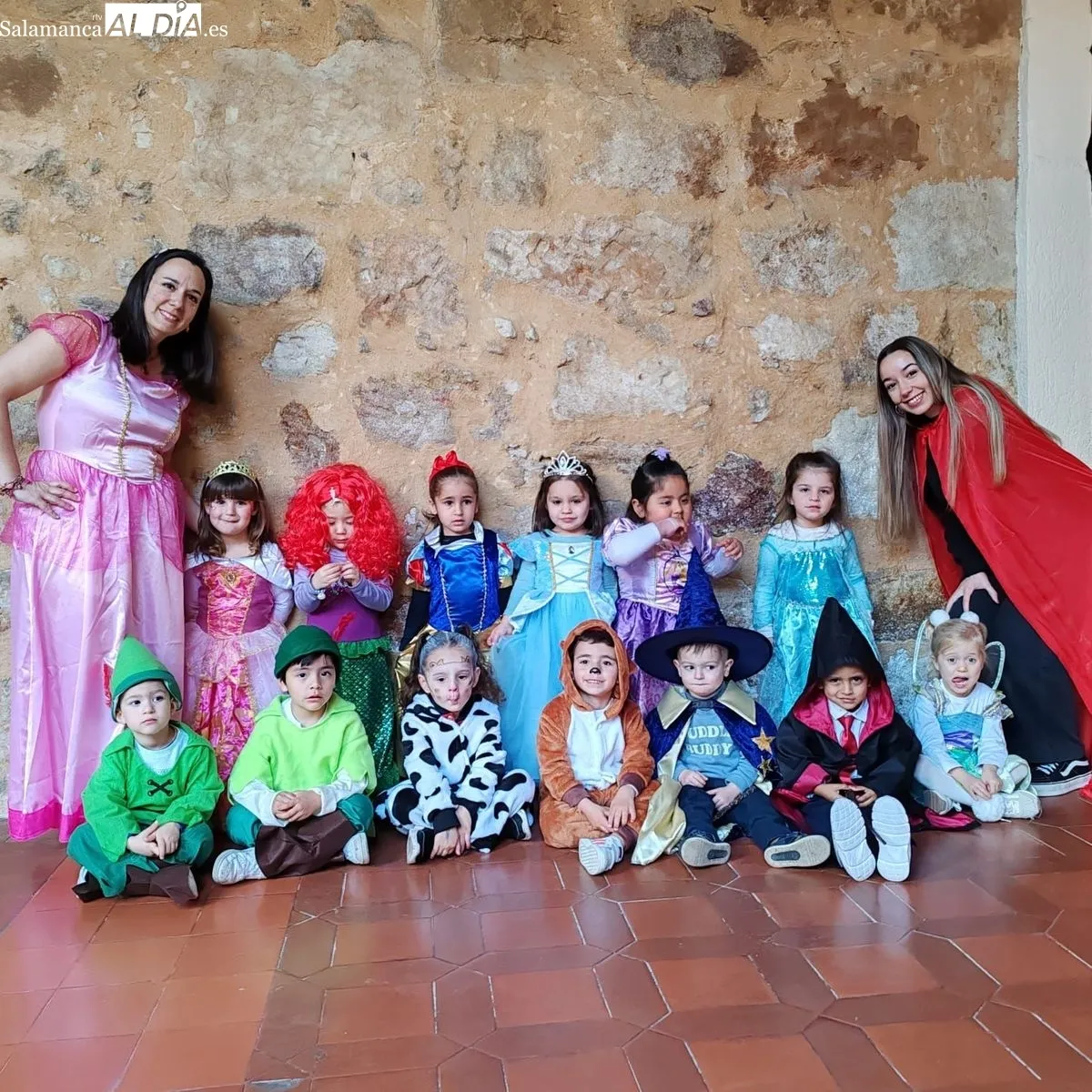 Disfraces y diversión para celebrar el Carnaval en el Colegio Sagrado Corazón - Jesuitinas de Salamanca
