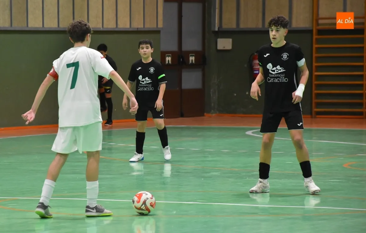 Foto 4 - El III Infantil recuerda a su antiguo m&iacute;ster &Aacute;lvaro P&eacute;rez Ortega dedic&aacute;ndole una amplia goleada