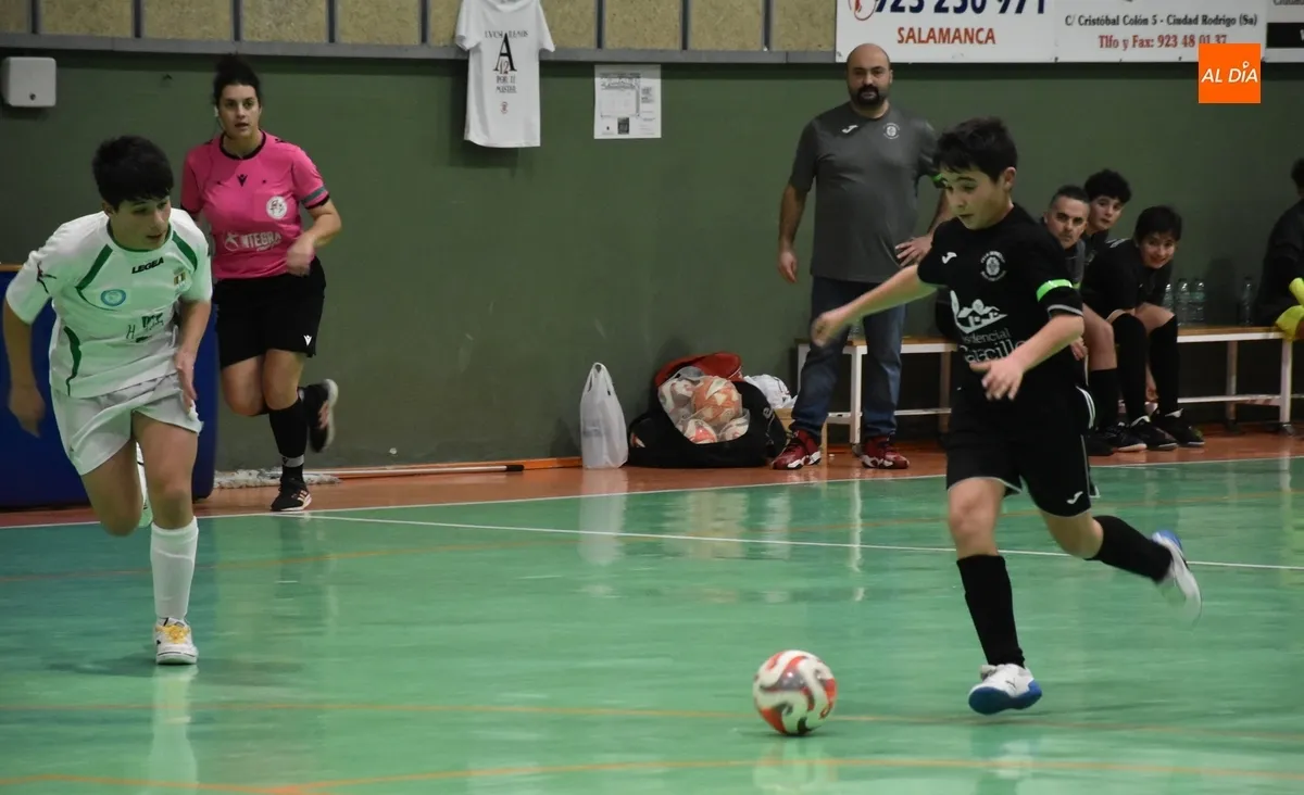 Foto 5 - El III Infantil recuerda a su antiguo m&iacute;ster &Aacute;lvaro P&eacute;rez Ortega dedic&aacute;ndole una amplia goleada