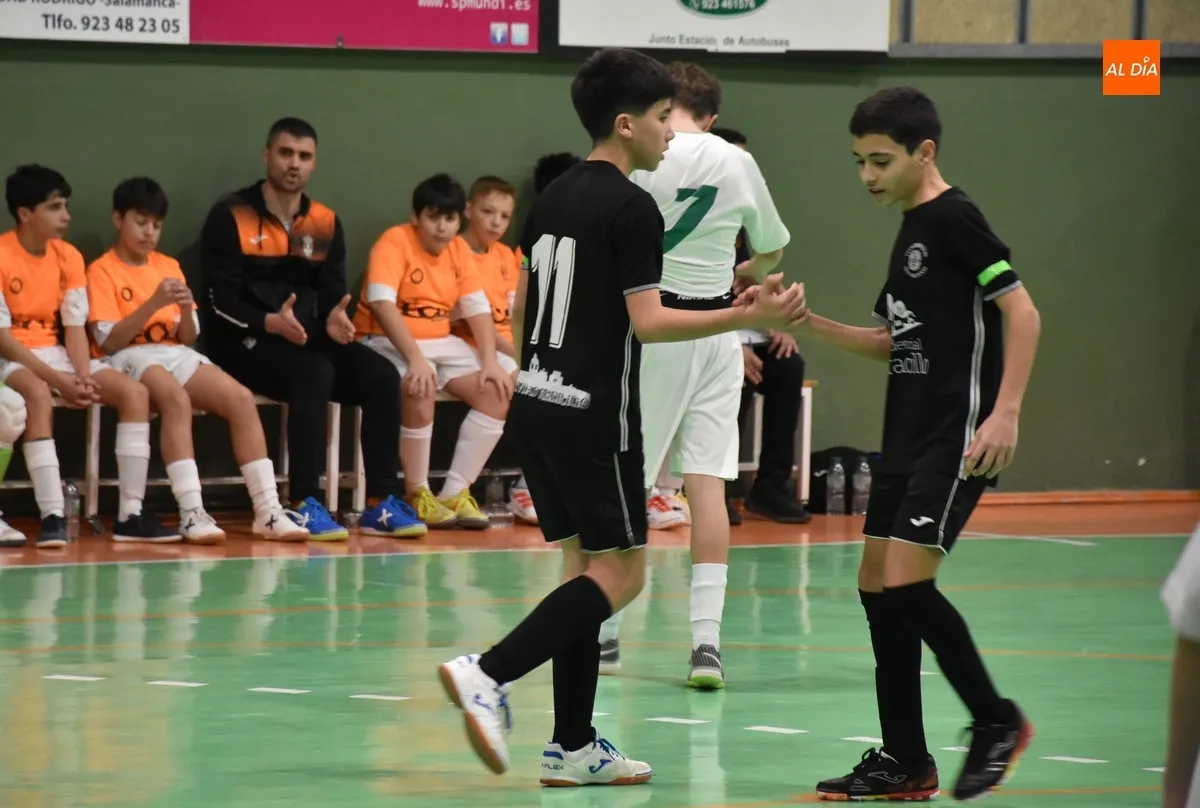 Foto 9 - El III Infantil recuerda a su antiguo m&iacute;ster &Aacute;lvaro P&eacute;rez Ortega dedic&aacute;ndole una amplia goleada