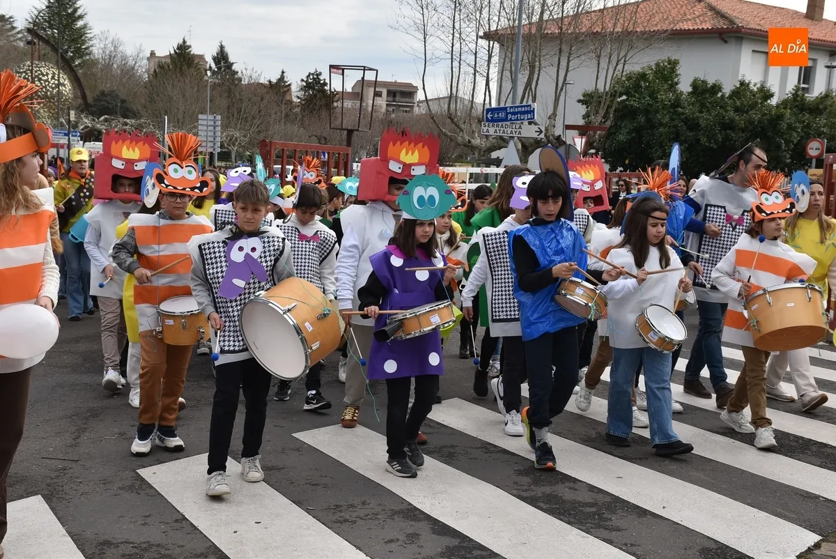 Foto 3 - El Colegio Mir&oacute;briga abre con gran colorido un Carnaval &lsquo;de cine&rsquo;