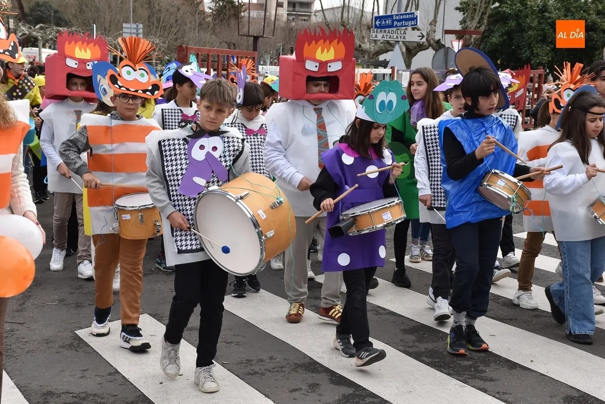 Foto 4 - El Colegio Mir&oacute;briga abre con gran colorido un Carnaval &lsquo;de cine&rsquo;