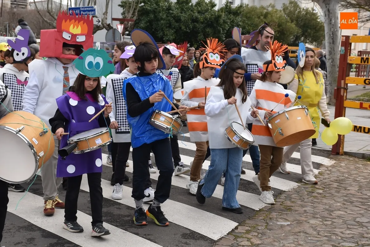 Foto 5 - El Colegio Mir&oacute;briga abre con gran colorido un Carnaval &lsquo;de cine&rsquo;